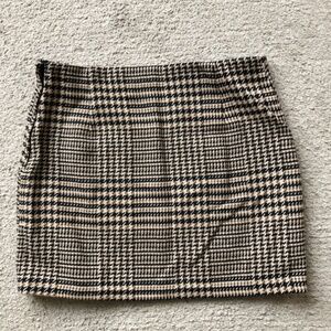 H&M Mini Skirt.NWT.